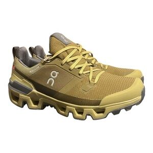 On Cloudwander Waterproof Running Shoes – Women’s 8.5